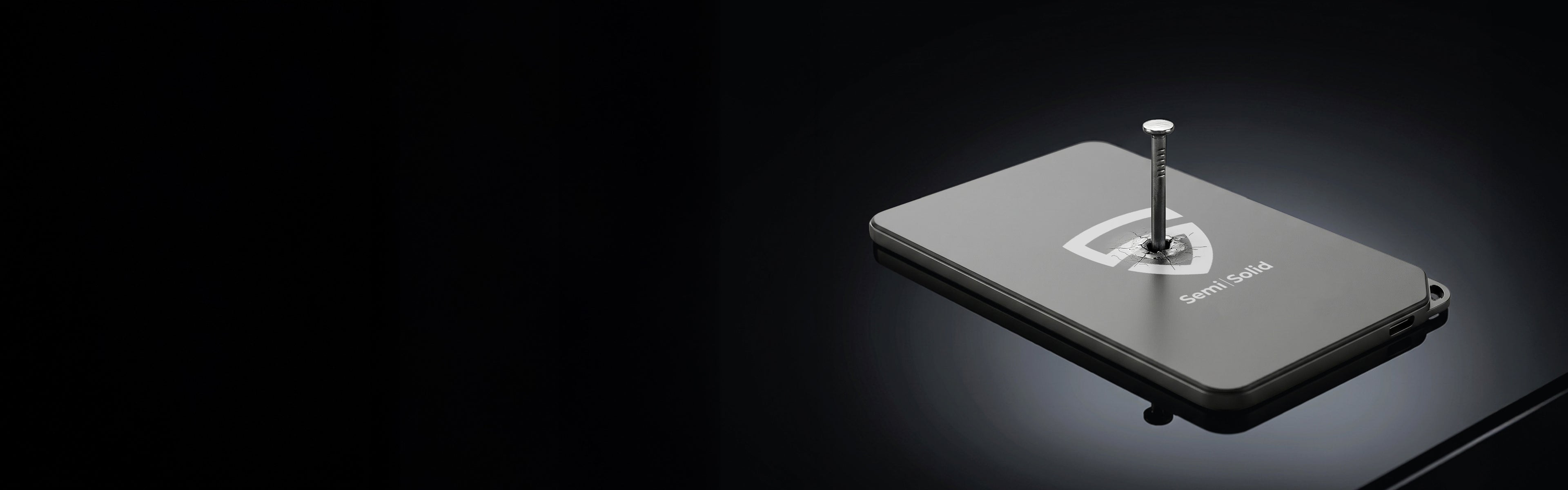 Semi Solid Powerbank mit Nagel drin
